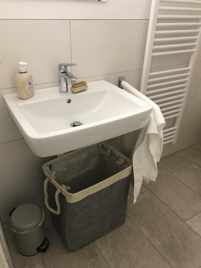 Schoenes Ferienappartment In Zell Am See: Zentral Gelegen Und Naehe Der Areitbahn Und Dem Zeller See المظهر الخارجي الصورة